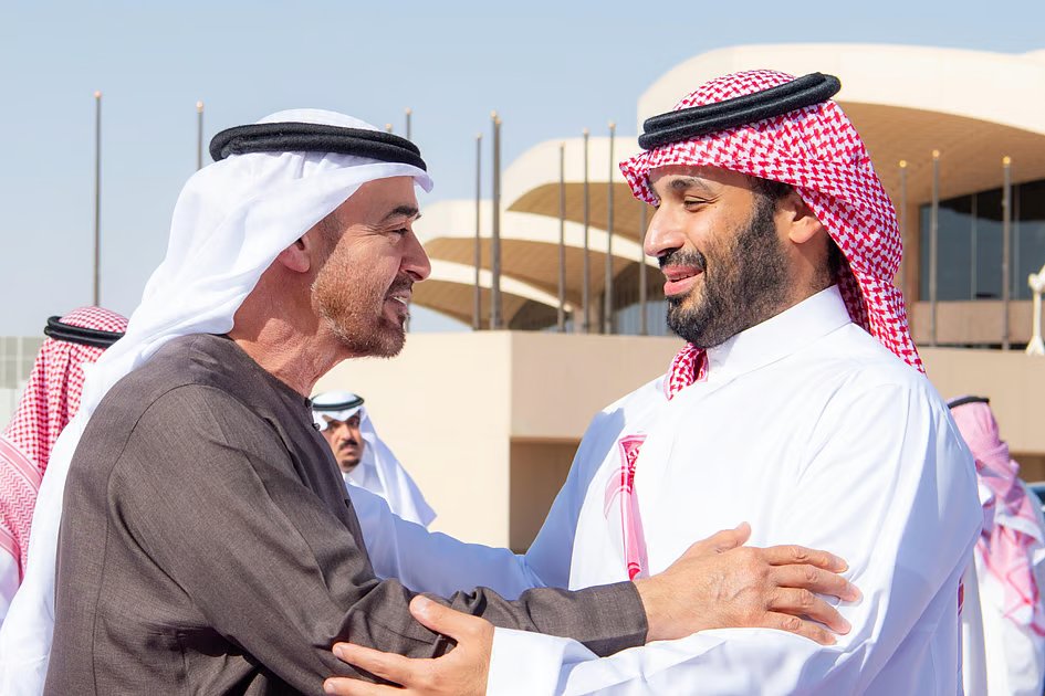 UAE President, Saudi Crown Prince discuss regional tensions, call for de-escalation
