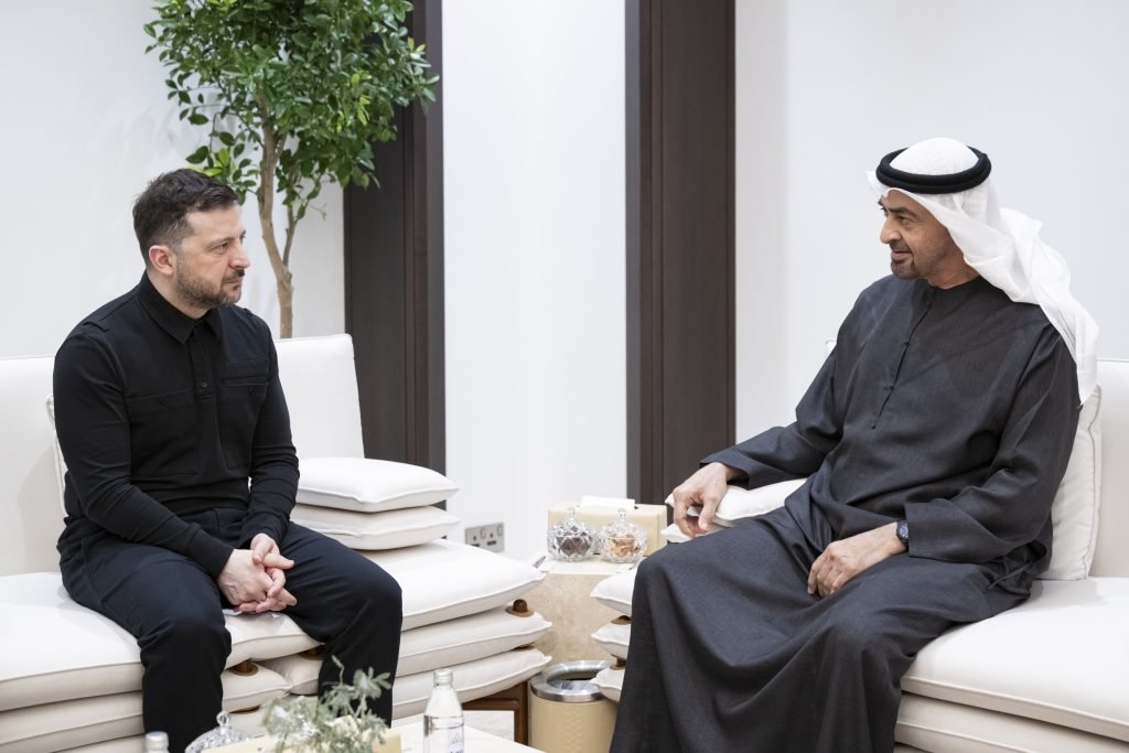 UAE and Ukrainian Presidents discuss cooperation and regional developments