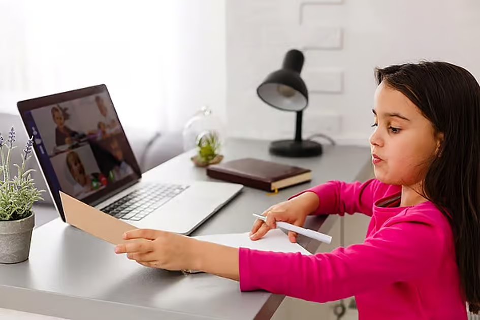 Dubai extends remote learning in private institutions by 2 weeks