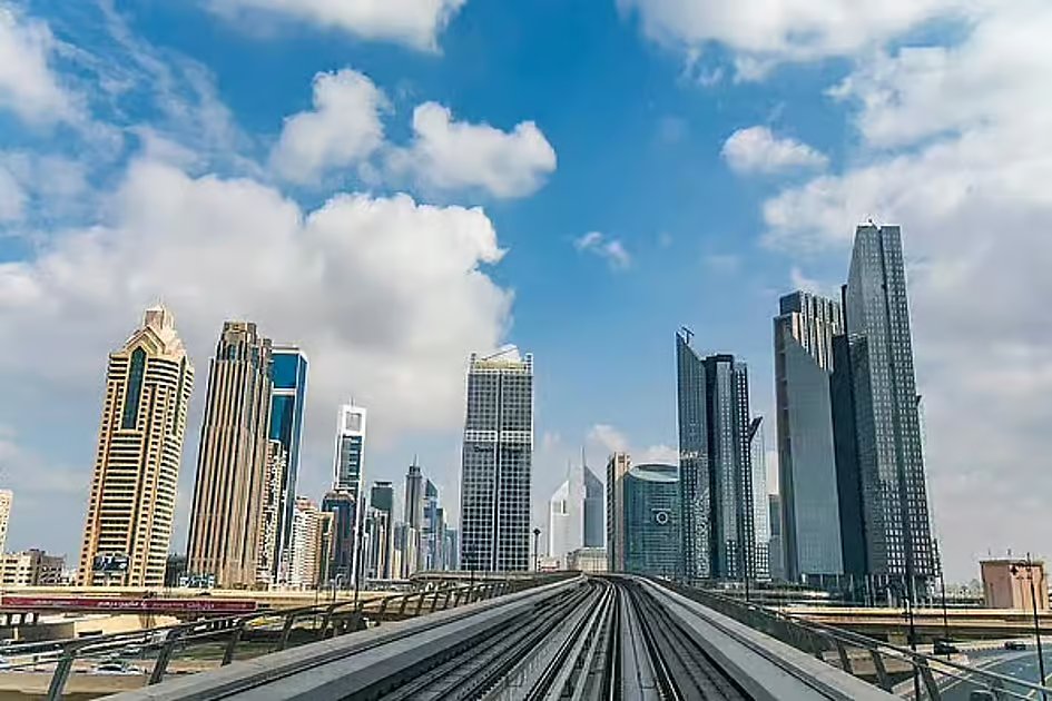 UAE weather tomorrow: Fair skies likely; Abu Dhabi, Dubai temperatures to dip to 20ºC