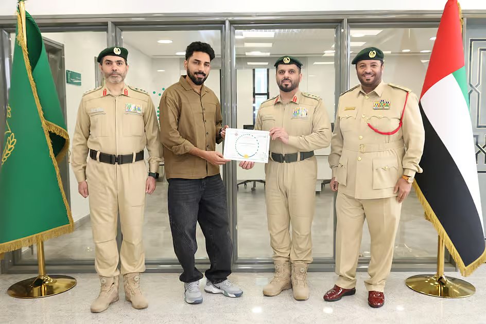 Indian expat finds Dh100,000 in parking lot, returns money to Dubai Police