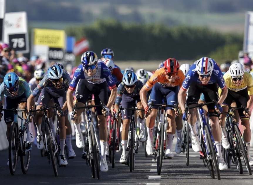 UAE Team Emirates-XRG’s Pogačar retains leader’s jersey with fourth place at Tour de Romandie