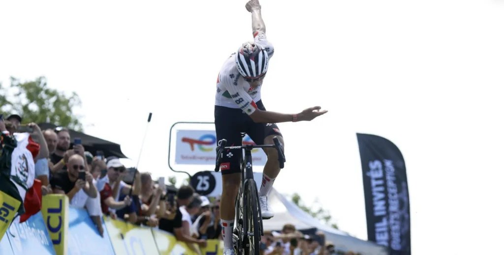 Del Toro conquers Grand Colombier to take commanding Tour Auvergne victory