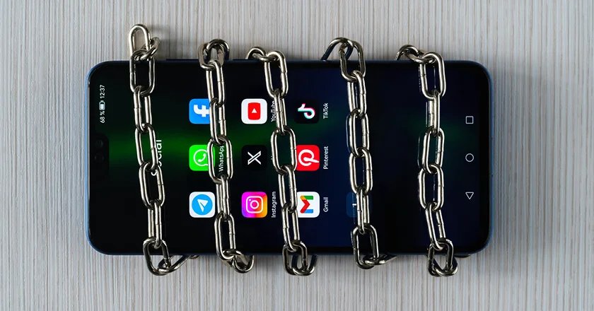 Canada proposes an under-16 social media ban