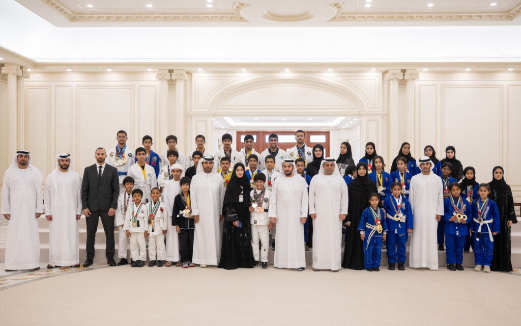 Hamdan bin Zayed receives Al Dhafra Region’s citizens, jiu-jitsu champions at Barzat Al Dhanna Palace