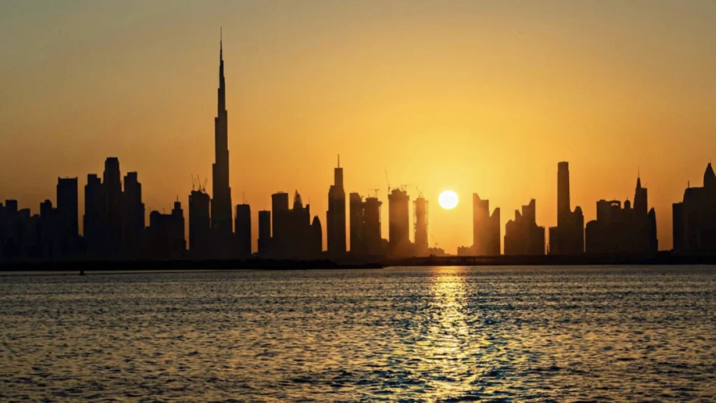 NCM forecasts hot weather across UAE with temperatures reaching 49°C, chance of rain in eastern areas