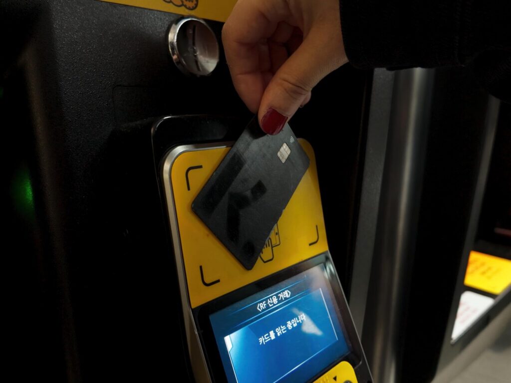 S. Korea’s electronic payments gain over 12% in H1
